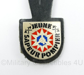 Franse Jeugdbrandweer Jeune Sapeur Pompier borsthanger - 7,5 x 4 cm - origineel