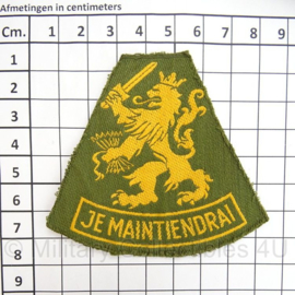 KL Landmacht DT 1963-2000 arm embleem Je Maintiendrai - afmeting 8 x 7 cm - origineel