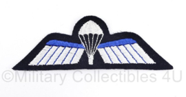 Defensie en Korps Mariniers parawing - parachutist B - zwart - 10,5 x 4 cm - origineel