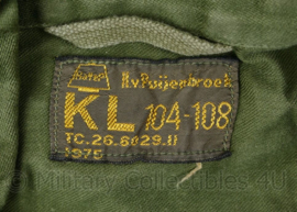 KL jaren 70 model M58 naar M78 overgangsmodel uniform groen uit 1975 - borst 104-108 - ongedragen ! - origineel