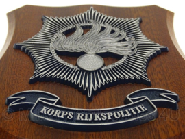 Korps Rijkspolitie wandbord - 17,5 x 14,5 cm - origineel