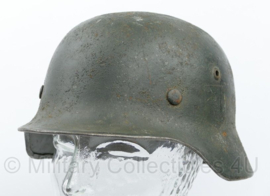 WO2 Duitse M35 helm met naoorlogse BGS liner - originele WO2 gestempelde helmpot