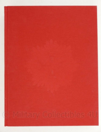 Boekenbundel Moed en Deugd: Onderscheidingen en ridderorden - 30 x 23½ x 10 cm - origineel