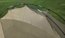 KL Landmacht Coyote klamboe tent enkeldome insectenwerend in Coyote tas   - origineel