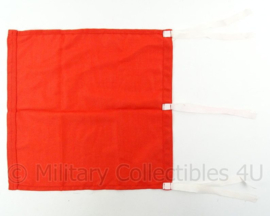 KL Landmacht signaalvlag rood - afmeting 38 x 39 x 0,3 cm - origineel
