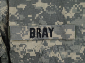 US Army ACU camo jas - "Bray" -  met insignes "leadership excellence" -  Medium short - Origineel