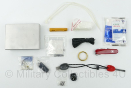 KCT Korps Commandotroepen en KLU Koninklijke Luchtmacht survival kit met Victorinox zakmes - 13 x 10 x 4 cm - origineel