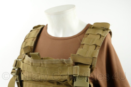 Defensie coyote plate carrier chestrig met backpanel - gedragen - origineel