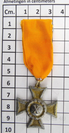 Oostenrijkse leger 10 jaar Trouwe Dienst medaille onderofficier - 1913-1918 - afmeting 3,5 x 9 cm - origineel
