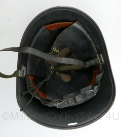 Nederlandse M27 helm van vóór 1940 - doorgebruikt door BB - origineel