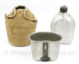 WO2 US Army veldfles set - Khaki hoes / Aluminium fles FE CO 1943 met RVS beker - origineel