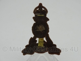 Royal Pioneer Corps cap badge cap badge  - plastic 1943 uitvoering - met stempel - origineel WO2 Brits