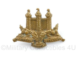 WO2 Britse cap badge The Kings Own Scottish Borderers - 3 x 3,5 cm -  origineel
