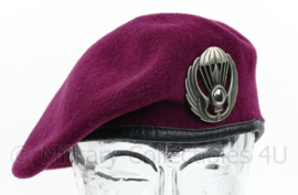 Italiaanse Leger baret - parachute regiment - met origineel insigne - maat 59 - bordeaux rood - gedragen - origineel