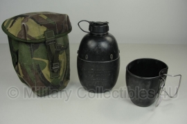 Britse leger veldfles 1 liter met drinkbeker - DPM camo - origineel
