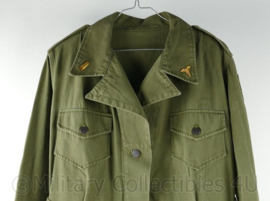 WO2 US HBT coverall met originele patch en insignes - 143 cm lang - replica