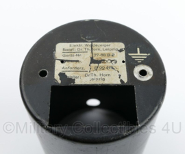 WO2 Duitse houder voor een cockpit meter - Gerat Nr 27-68 B 2 - fabrikant Dr Th. Horn Leipzig - 8 cm diameter - origineel