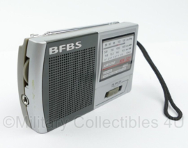 BFBS British Forces Broadcasting Services Slim Style KK321 radio - origineel