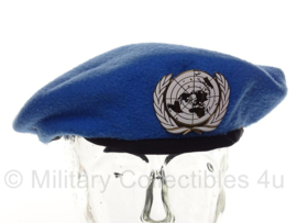 VN UN United Nations baret met metalen insigne - maat 58 cm - geheel origineel