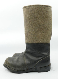 Duitse winterlaarzen - naoorlogs - runderleer met filt - WO2 Duits model - maat 28 = maat 43 - origineel