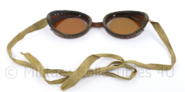 WO2 Britse SLM 1941 Goggle met Duitse opbergtas - doorgebruikt door Wehrmacht - 10 x 2 x 9 cm - origineel