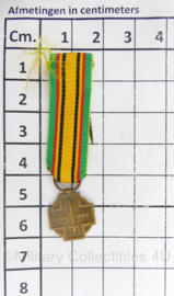 Belgische mini medaille van de militair Strijder van de oorlog 1940-1945 - 6 x 1,5 cm -origineel