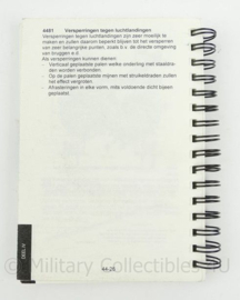 Handboek HB 5-195 Infanteriepionier - 14½ x 11 x 1½ cm - origineel