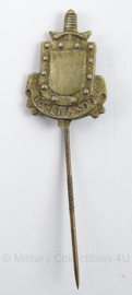 KL Landmacht speld Infanterie - afmeting 2 x 6 cm - origineel