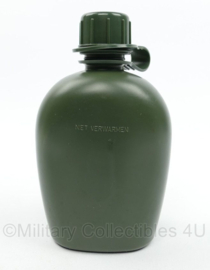 Defensie Opbouwtas Veldfles NFP Multitone Pouch NFP Multitone Fieldbottle met beker en fles - maker Geronimo - 13 x 7,5 x 22 cm - gebruikt - origineel