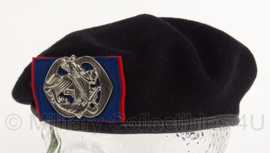 KL Nederlandse leger Cavalerie Regiment Huzaren Prins Alexander baret - maat 60 cm - origineel