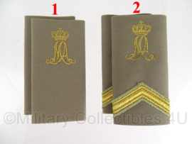 KL Nederlandse leger MA Militaire Academie schouderstukken regenjas bruin - gouden letters - verschillende rangen - origineel