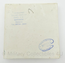 Wandbord 431 IBC Noord-Brabant Infanterie Beveiligingscompagnie RvH Van Heutsz - 15½ x 2 x 15½ cm - origineel