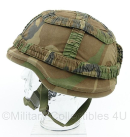 KMARNS Korps Mariniers M92 M95 composiet helm met parakinriem en Forest camo overtrek - maat Small - origineel