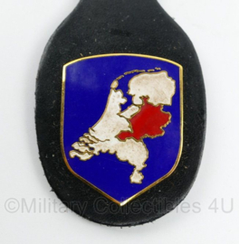 Defensie RMC Oost Regionaal Militair Commando Oost 2e model borsthanger - 9 x 4,5 cm - origineel