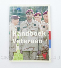 Handboek Veteraan - Stichting het Veteraneninstituut - 10,5 x 1 x 15 cm - origineel