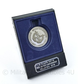 LO sport Coin in doosje open Militair kampioenschap volleybal 2019 -12 x 8,5 x 1,5 cm - origineel