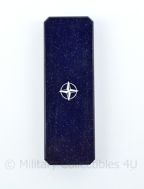 Nederlandse Defensie NATO medaille doosje - leeg - origineel