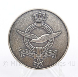 KLU Luchtmacht coin Veteranen dagen  11 en 12 september 2002 - diameter  4 cm - origineel