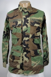 US BDU Woodland uniform jas met insignes  - Small  Long - Specialist - topstaat - origineel