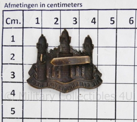 WO2 Britse cap badge The Cambridgeshire Regiment - Mist 1 pin - 3,5 x 4,5 cm - origineel
