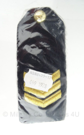 Korps Mariniers schouder epauletten "Sergeant" met knoop - nieuw in verpakking - origineel