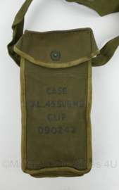 WO2 US Thompson Munitie en magazijn draagtas met schouderriem Case cal. 45 Sub MG D90242 - 14 x 7 x 30 cm -origineel