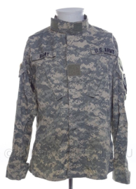 US Army ACU camo jas - "Bray" -  met insignes "leadership excellence" -  Medium short - Origineel