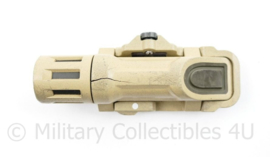 B&T weapon light gen II met infrarood functie - Coyote - werkend - heeft een scheurtje - picatinny rail - origineel