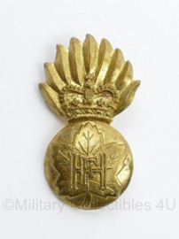 Britse of Canadese onbekende cap badge - 4,5 x 2,5 cm -  origineel