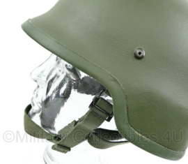 M92 M95 composiet helm B826 ballistische helm - 1e model lichter groen - Ongedragen -  Medium  -  origineel