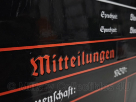 WO2 Duitse Hier Spricht der NSDAP Volksgenossen Mededelingen bord emaille op houten plaat - 64 x 77 x 2 cm - origineel