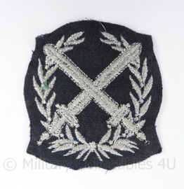 Korps Rijkspolitie arm embleem - rang Opperwachtmeester - afmeting 7 x 8 cm - origineel