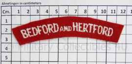 WO2 Brits paar shoulder Titles Bedford and Hertford - 11,5 x 2,5 cm - origineel