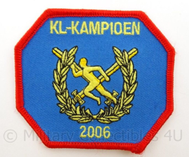 KL Landmacht sport embleem - KL kampioen 2006 - afmeting 8 x 7,5 cm - origineel
